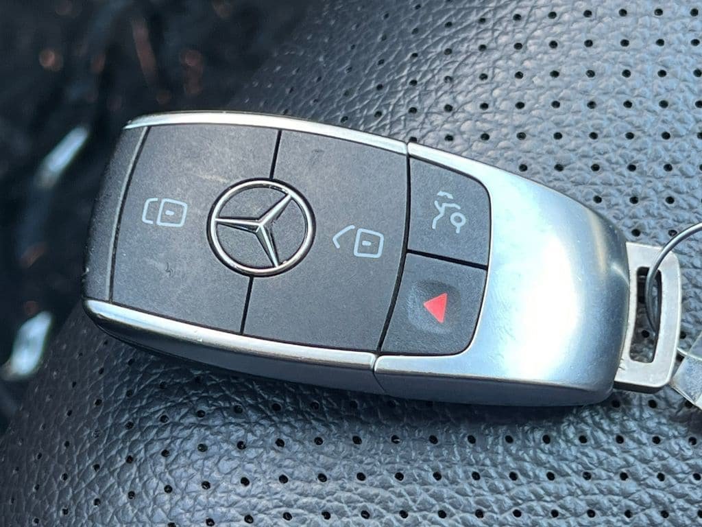 Used 2022 Mercedes-Benz GLC 300 4MATIC w/ Premium Package Lite image 28