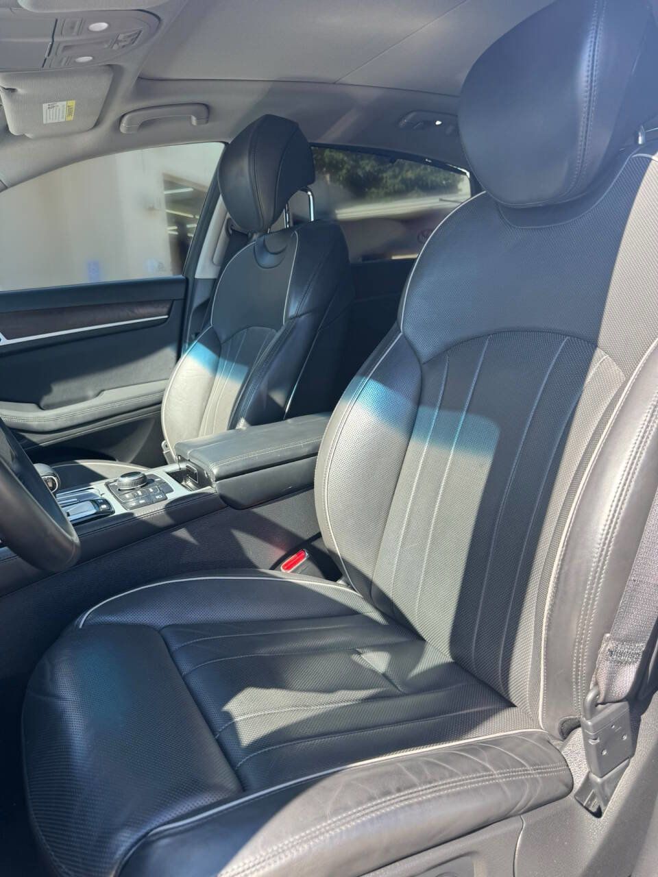 Used 2018 Genesis G80 3.8 w/ Option Group 03 image 21