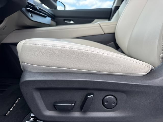 Used 2025 Nissan Murano SV w/ Cargo Package FWD image 14