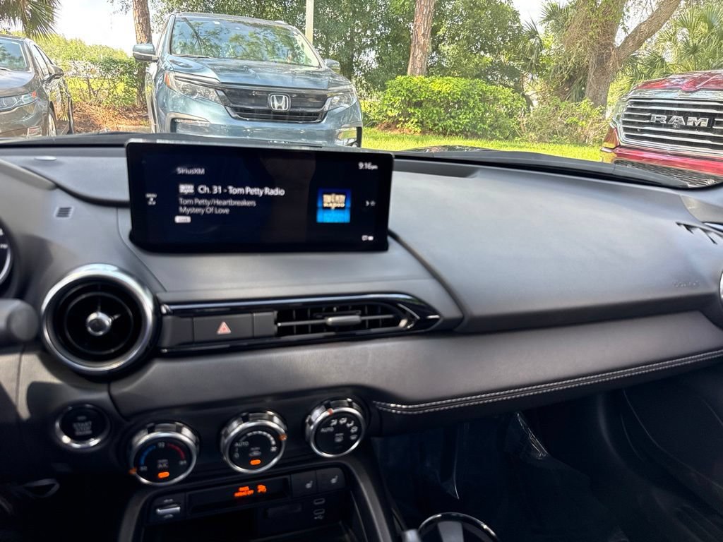 Used 2025 MAZDA MX-5 Miata RF Grand Touring RWD image 30