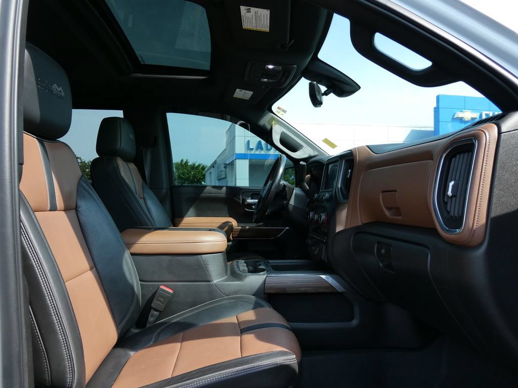 Used 2021 Chevrolet Silverado 1500 High Country w/ Technology Package AWD/4WD image 13