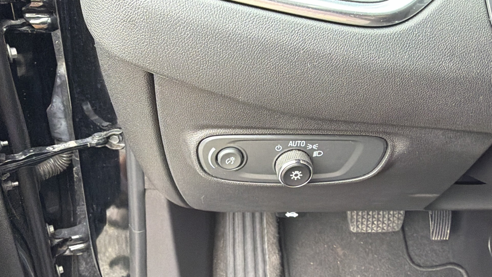 Used 2024 Chevrolet Equinox LT AWD/4WD image 25