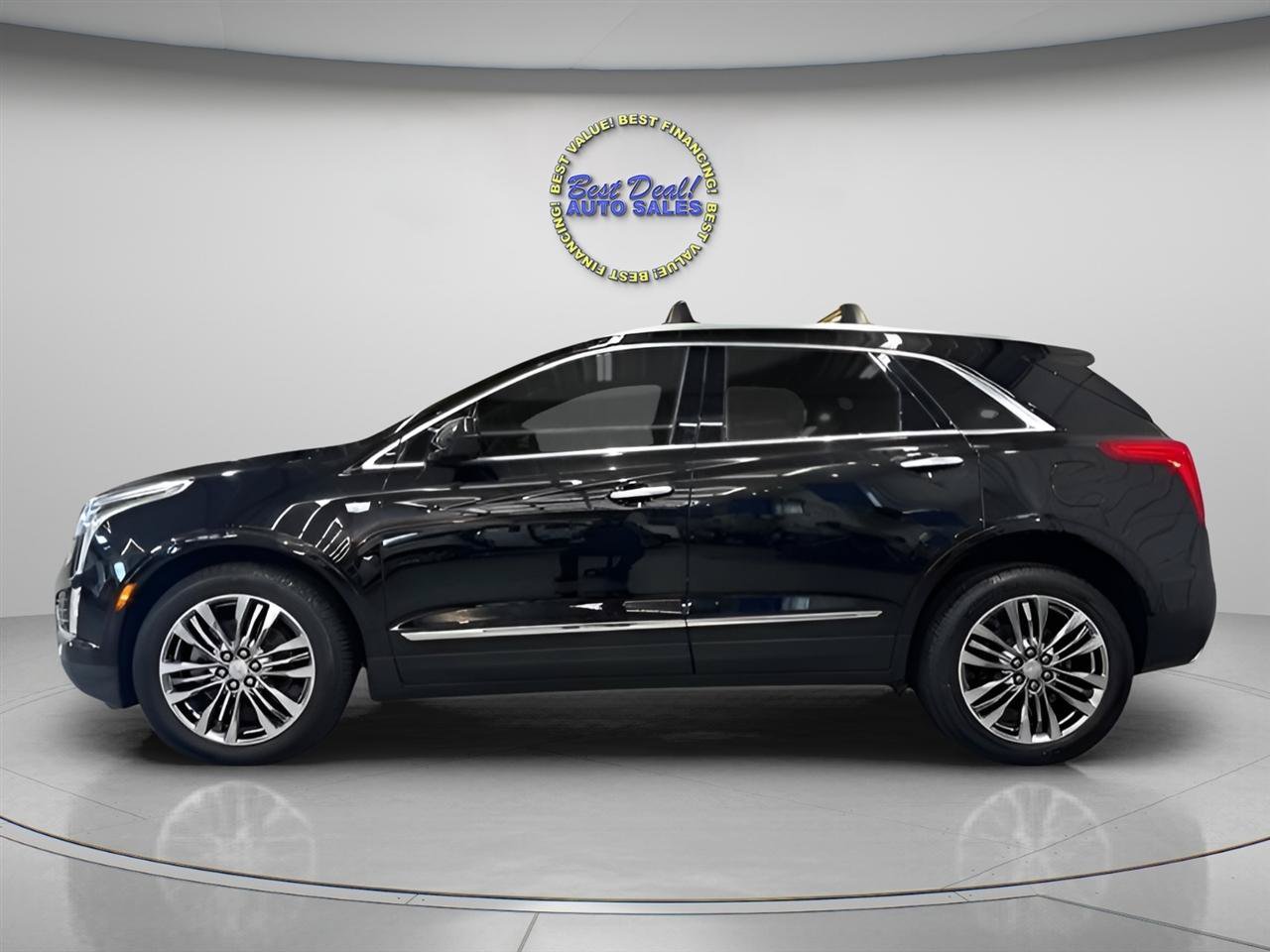 Used 2018 Cadillac XT5 Premium Luxury AWD/4WD image 2