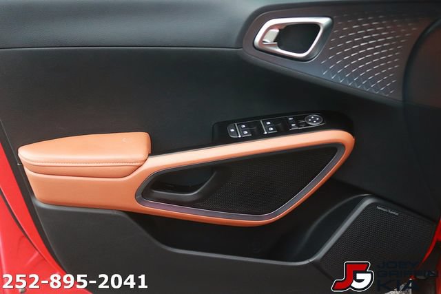 Certified 2025 Kia Soul EX FWD image 11