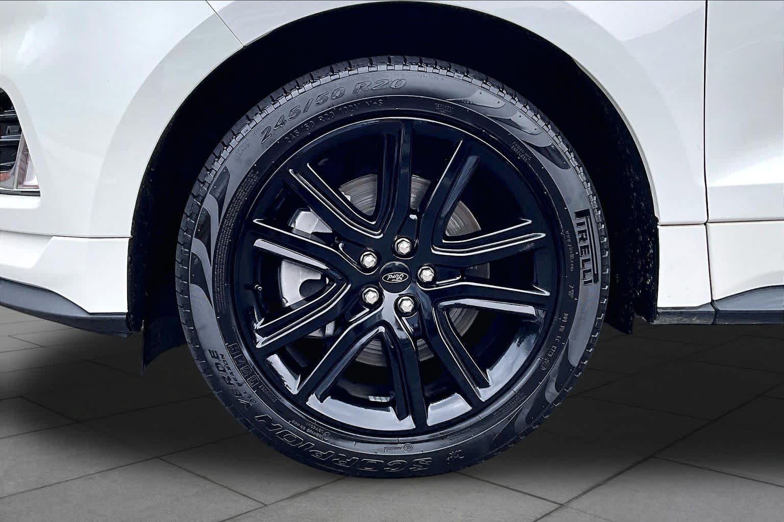 Certified 2023 Ford Edge ST-Line AWD/4WD image 11