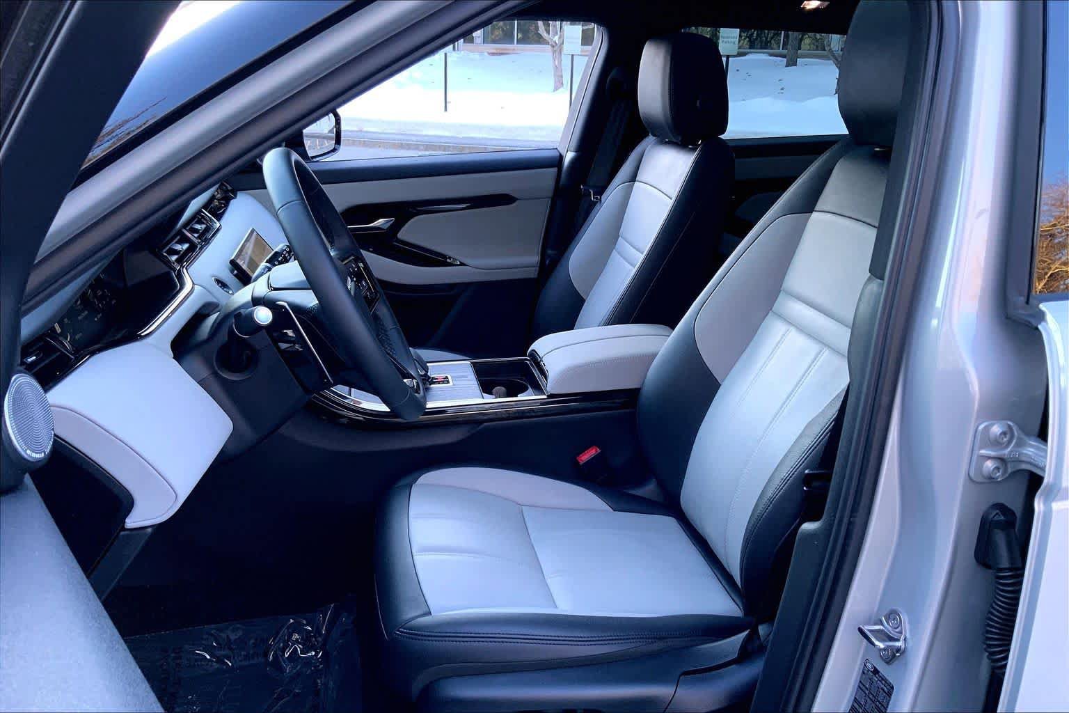 Certified 2026 Land Rover Range Rover Evoque Dynamic SE AWD/4WD image 9