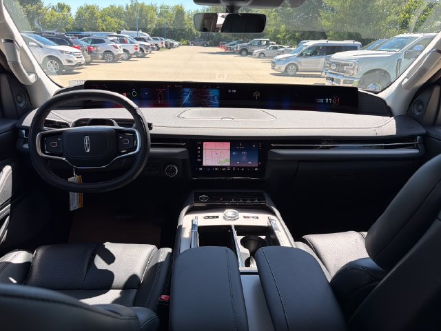 New 2026 Lincoln Navigator Reserve AWD/4WD image 17