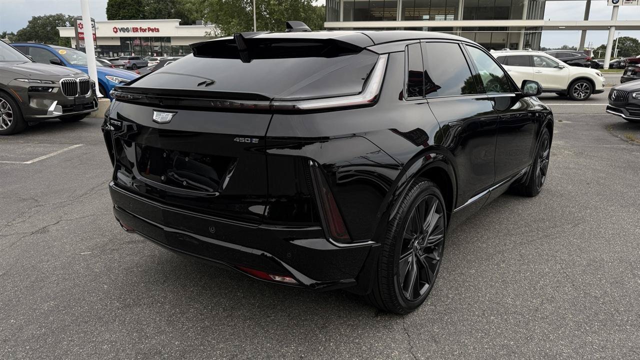Used 2024 Cadillac Lyriq Sport RWD image 17