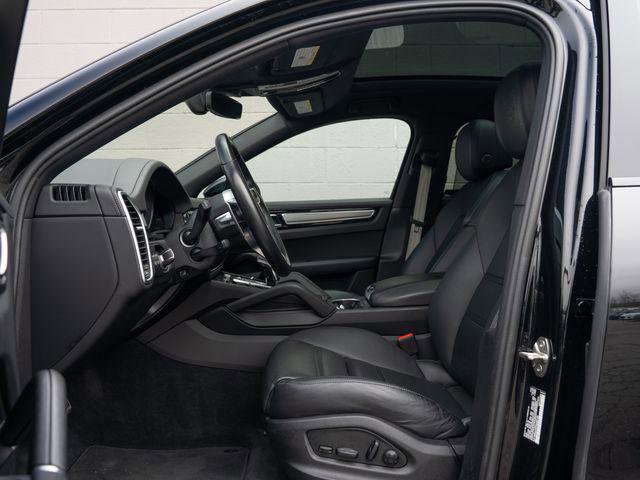 Certified 2023 Porsche Cayenne S AWD/4WD image 17