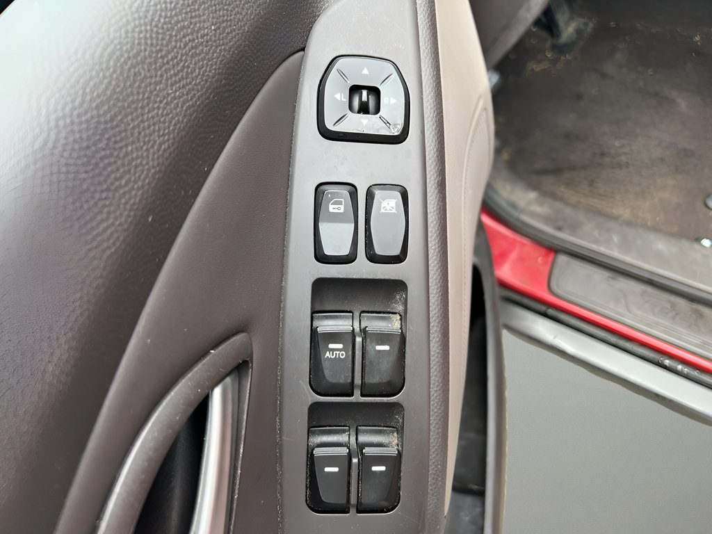 Used 2011 Hyundai Tucson GLS AWD/4WD image 13