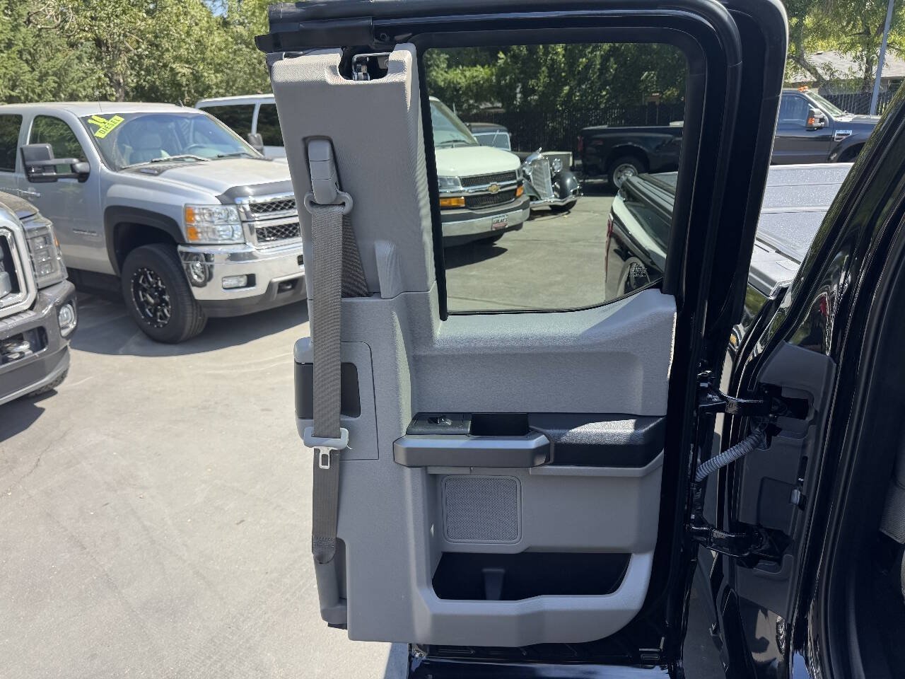 Used 2018 Ford F150 XLT w/ Equipment Group 301A Mid AWD/4WD image 16