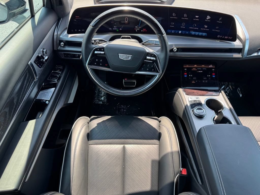 Used 2026 Cadillac Vistiq Platinum w/ LPO, Floor Liner Package AWD/4WD image 15