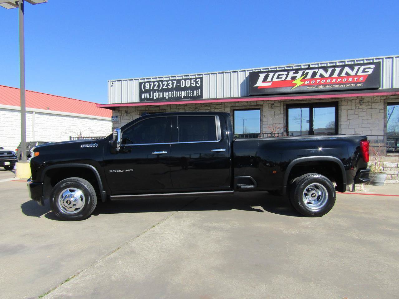 Used 2022 Chevrolet Silverado 3500 High Country AWD/4WD image 2