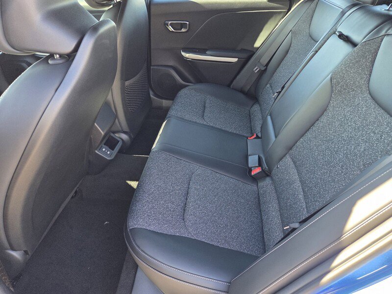 New 2025 Kia K4 GT-Line w/ GT-Line Sunroof Package image 8