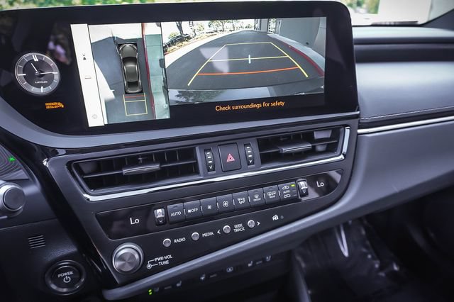 Certified 2025 Lexus ES 300h w/ Luxury Package FWD image 15
