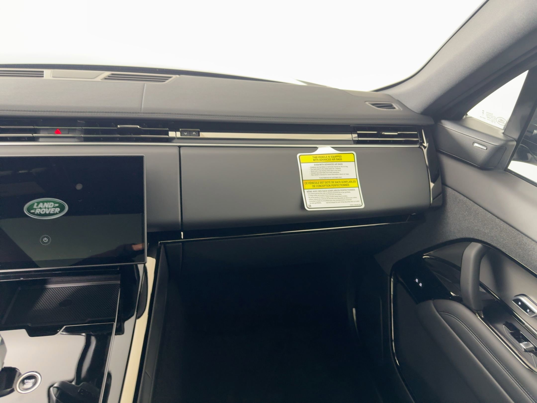 New 2025 Land Rover Range Rover Sport SE image 27