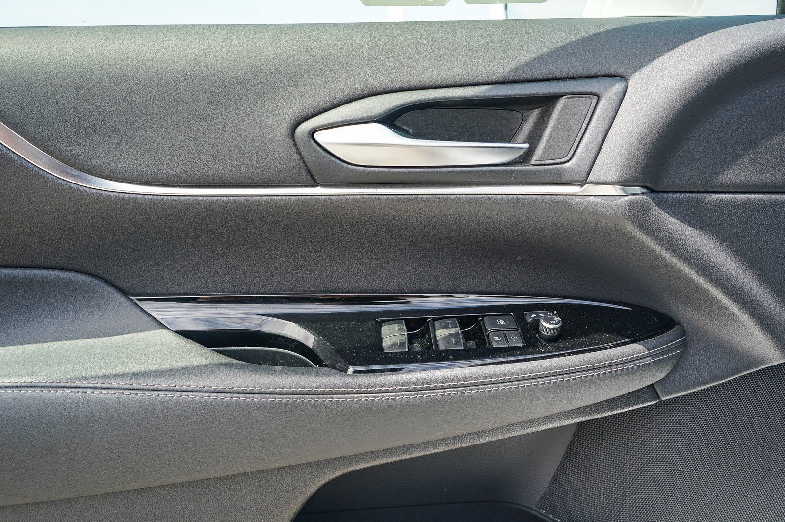 Certified 2022 Toyota Mirai w/ Advanced Technology Package RWD image 21