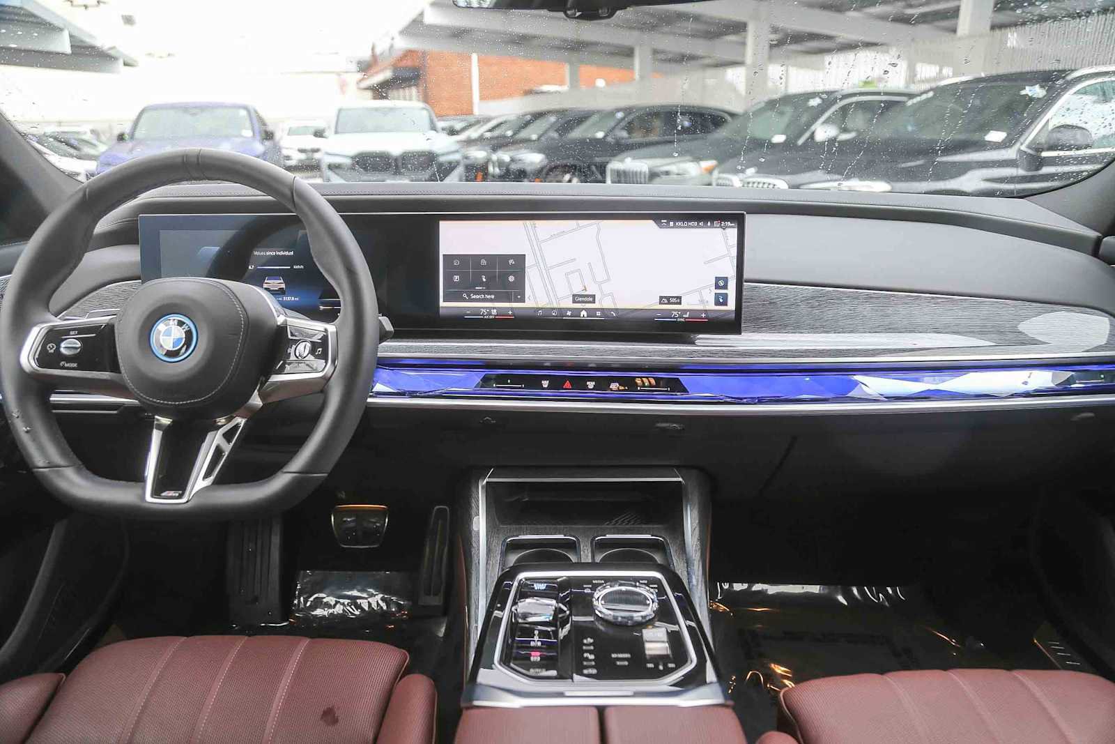 Used 2025 BMW i7 eDrive50 w/ M Sport Package image 9