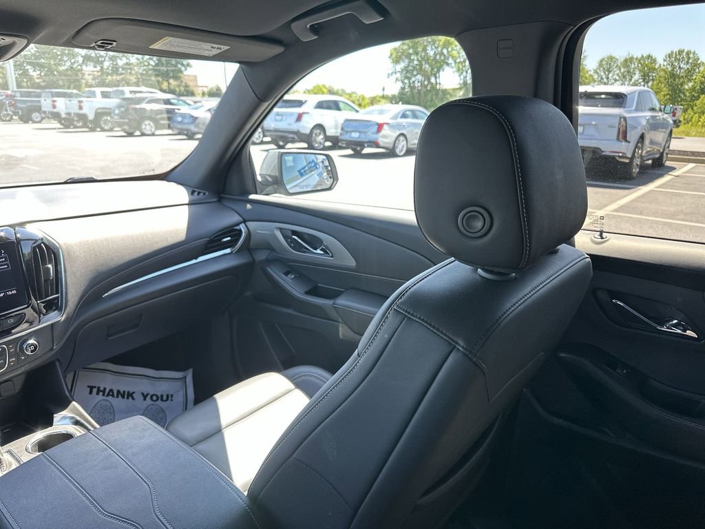 Used 2024 GMC Terrain SLE w/ Driver Convenience Package FWD image 13