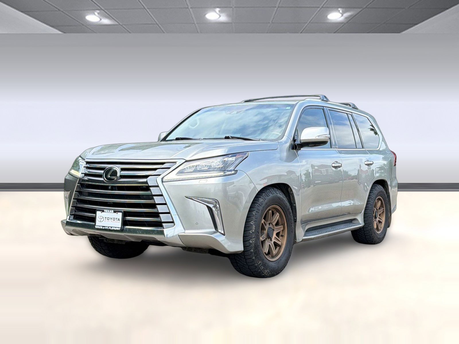Used 2019 Lexus LX 570 4WD image 2