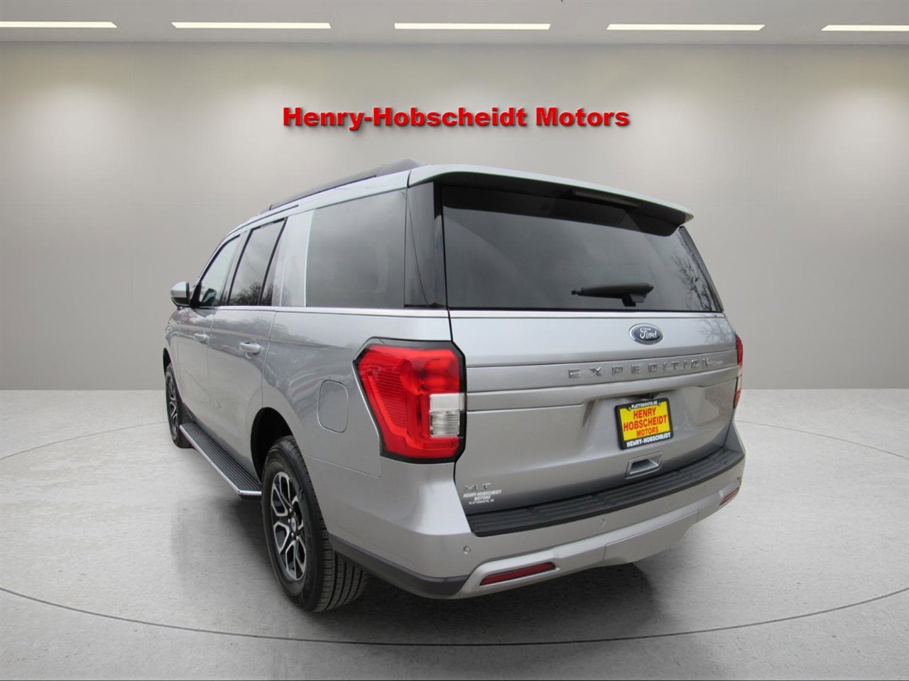 Used 2023 Ford Expedition XLT image 6
