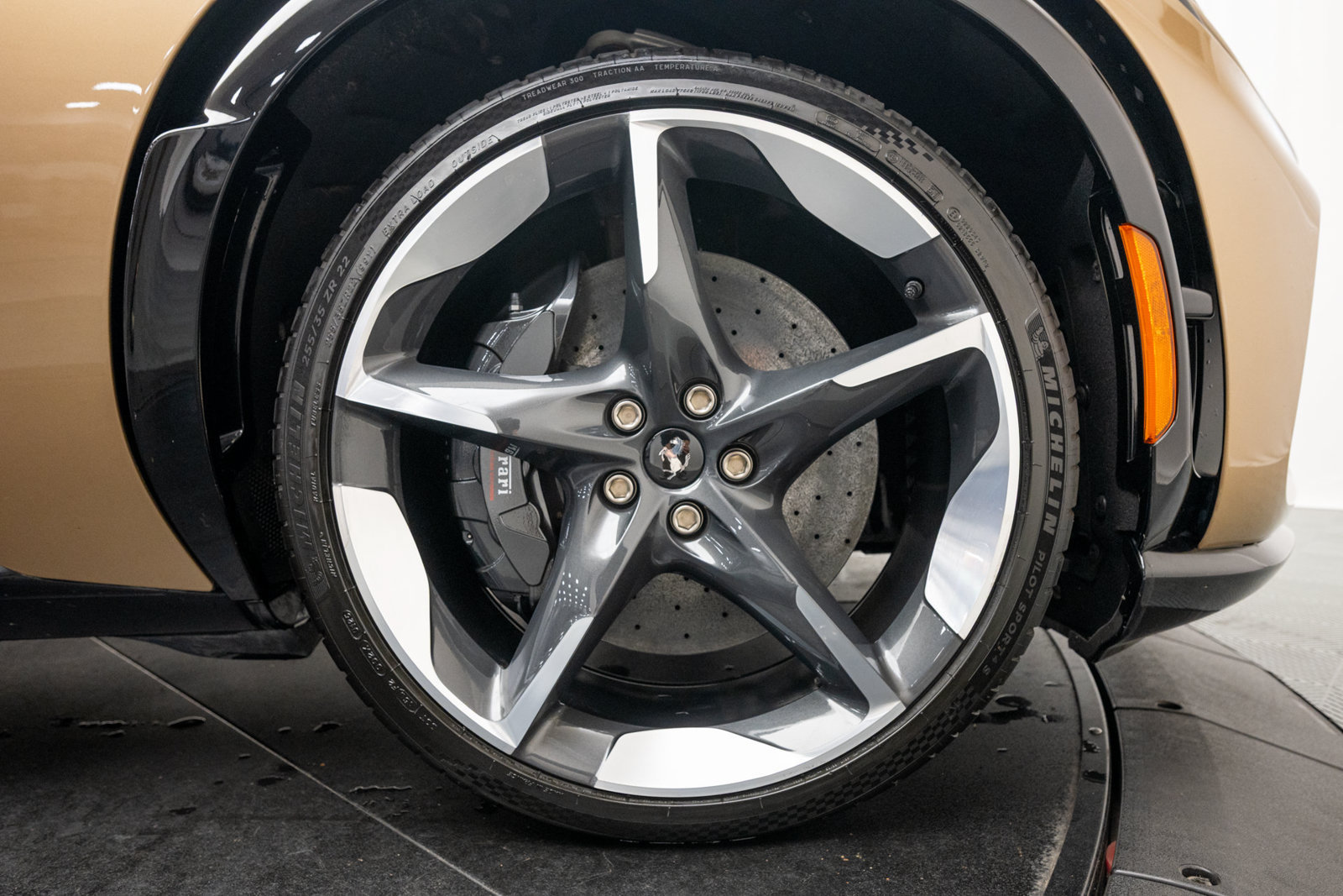 Used 2025 Ferrari Purosangue AWD/4WD image 35