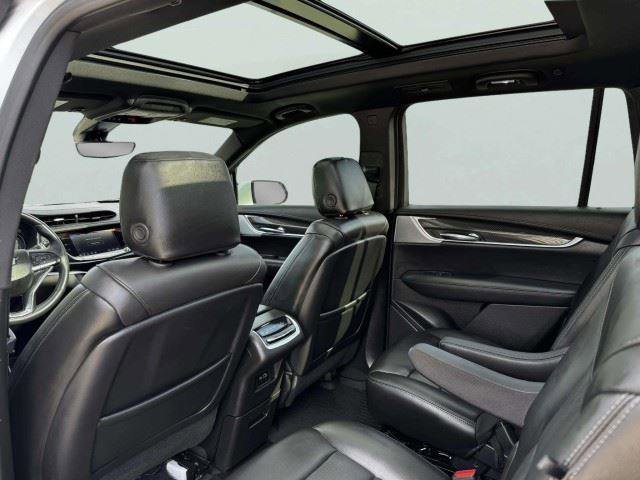 Used 2024 Cadillac XT6 Sport w/ Technology Package AWD/4WD image 39