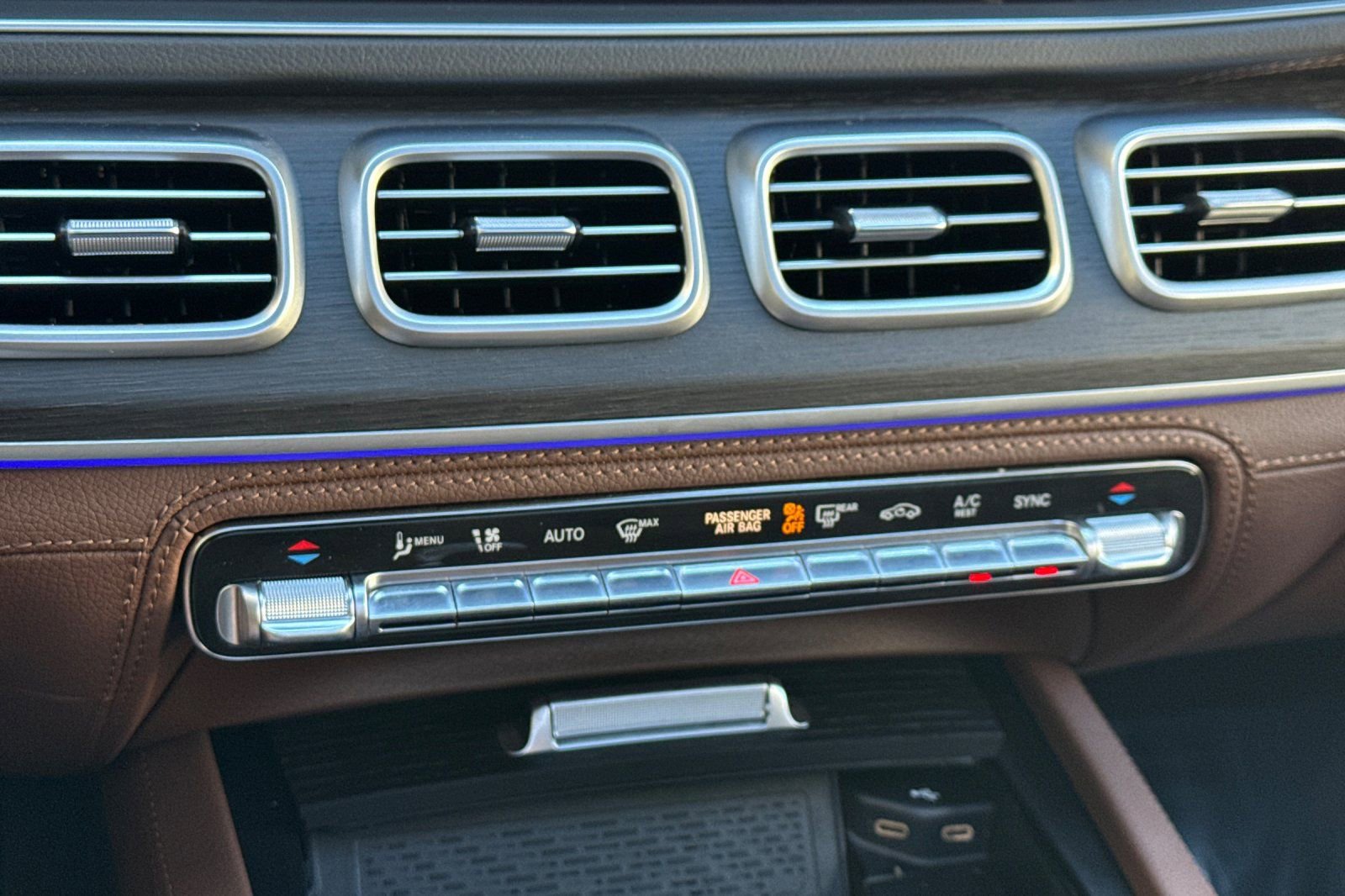 Used 2024 Mercedes-Benz GLE 350 4MATIC image 19