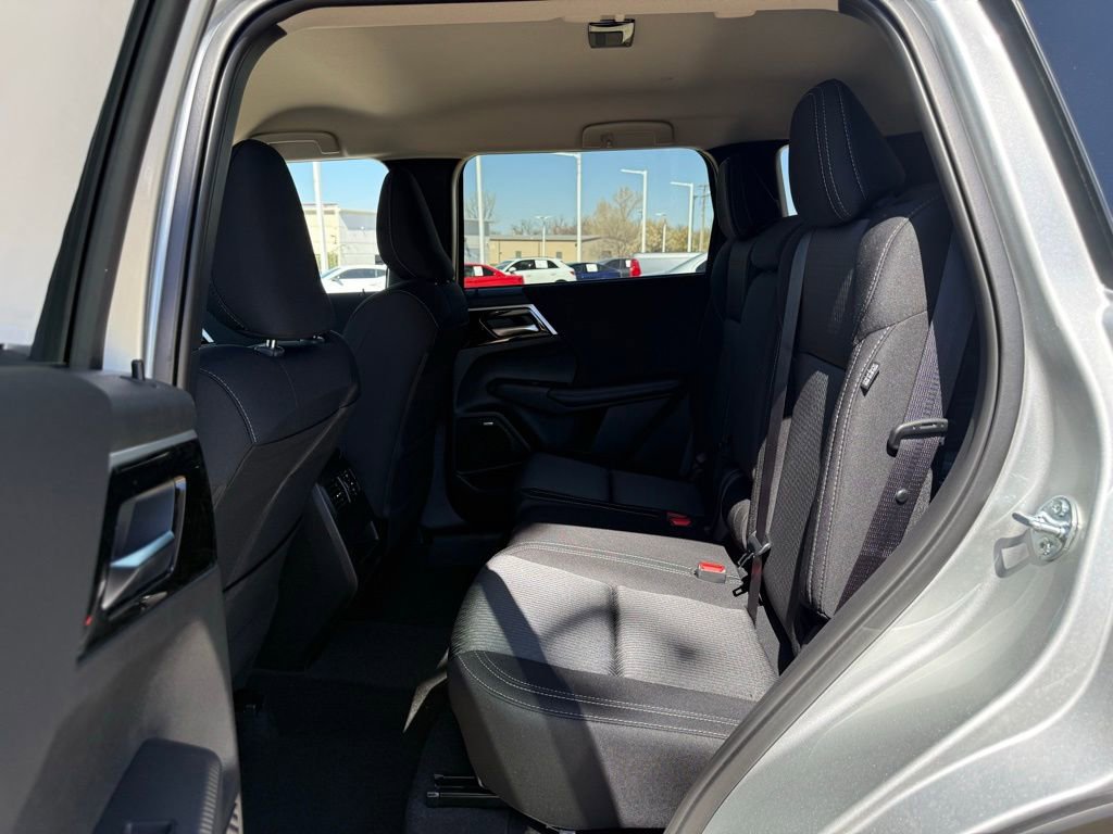 New 2026 Mitsubishi Outlander ES image 24