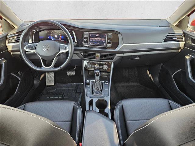 Used 2023 Volkswagen Jetta SE w/ Panoramic Sunroof Package FWD image 16