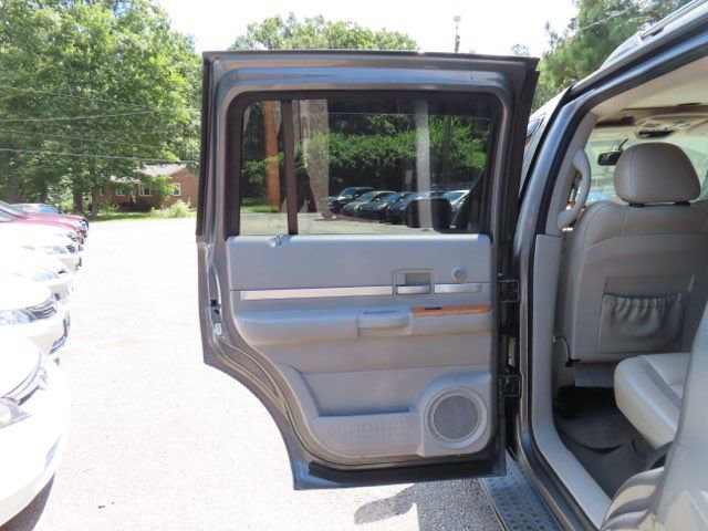 Used 2007 Chrysler Aspen Limited image 11
