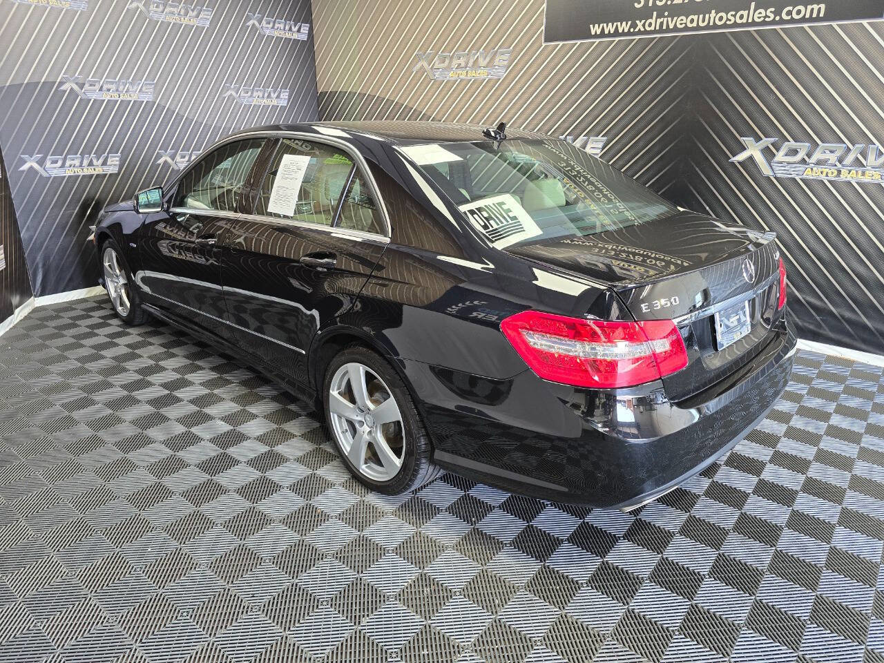 Used 2012 Mercedes-Benz E 350 4MATIC Sedan image 8