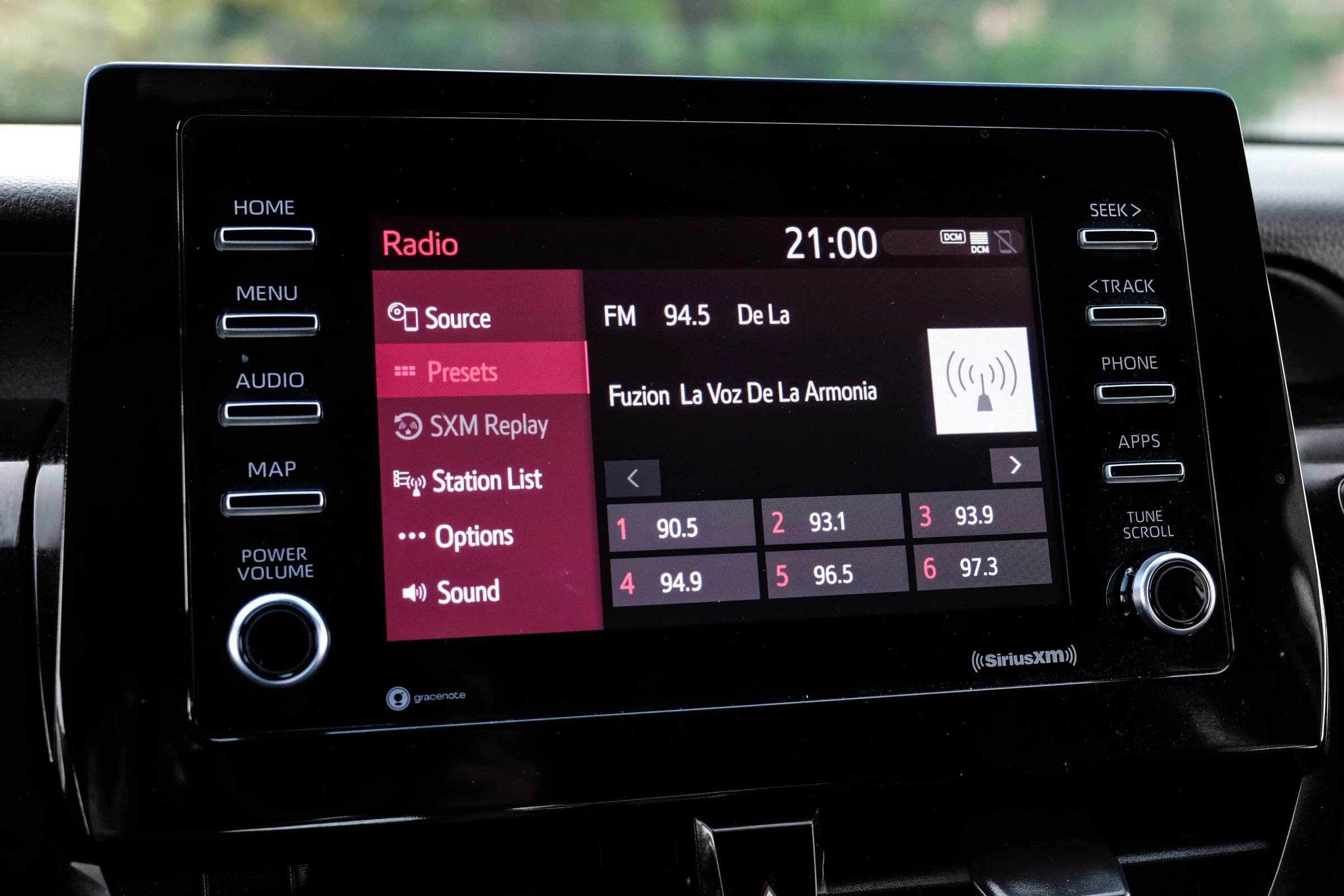Used 2022 Toyota Camry SE w/ Convenience Package FWD image 31