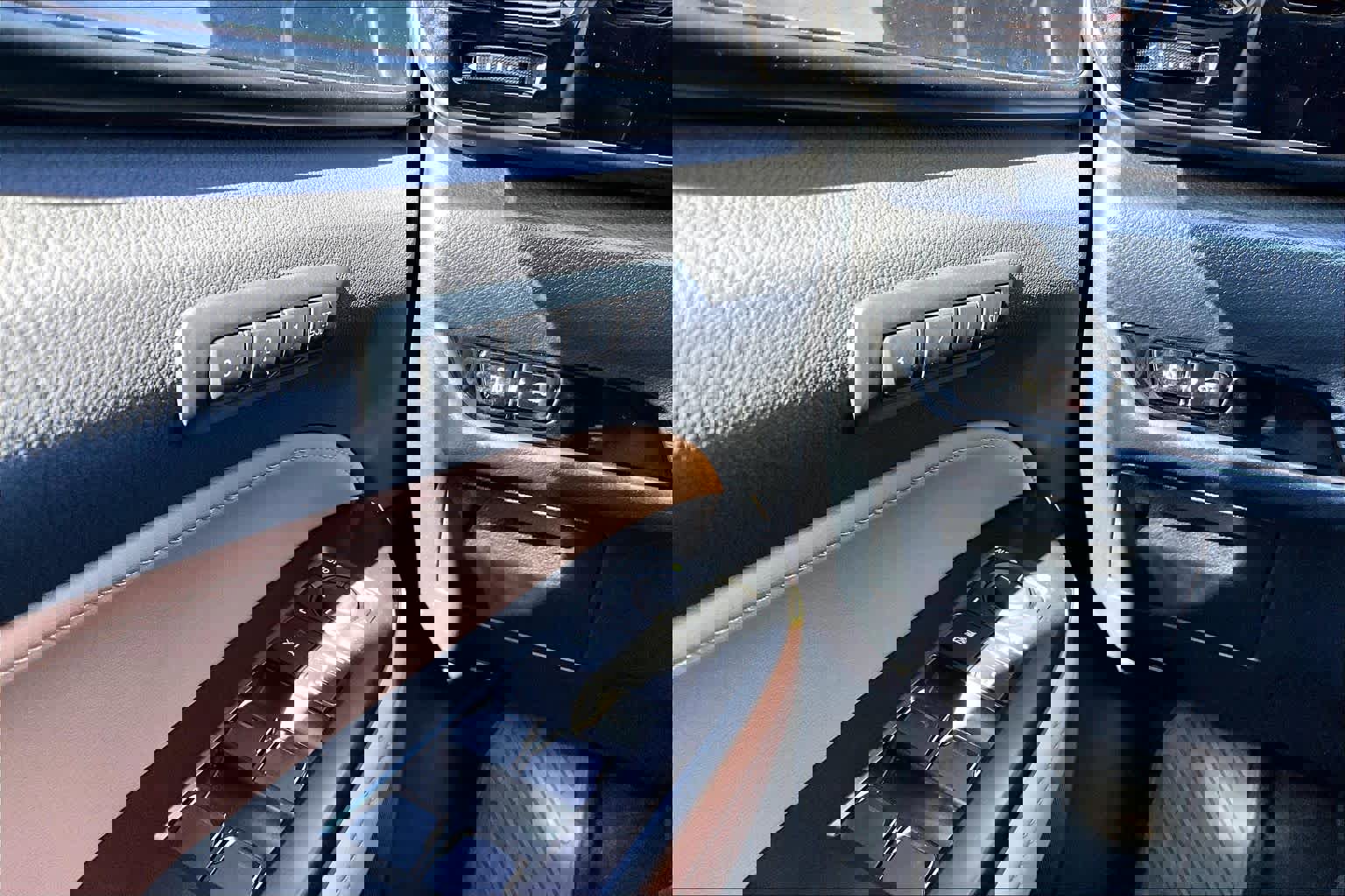 Used 2025 Lexus NX 250 FWD w/ Accessory Package (Z1) image 36