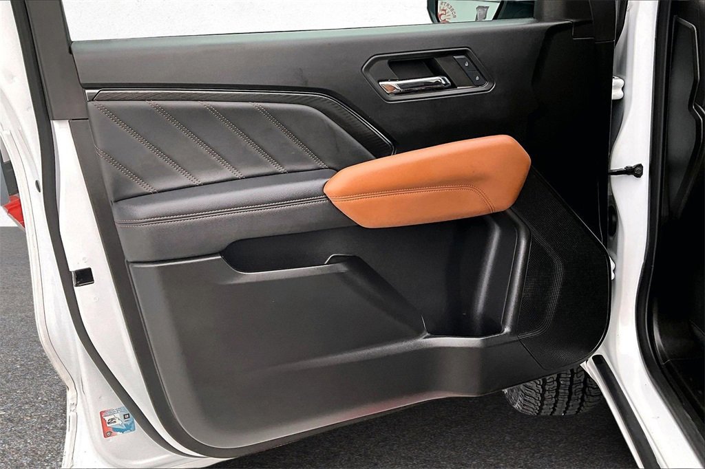 Used 2024 GMC Canyon AT4 image 19