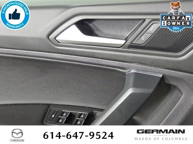 Used 2020 Volkswagen Tiguan SE w/ Panoramic Sunroof Package image 28