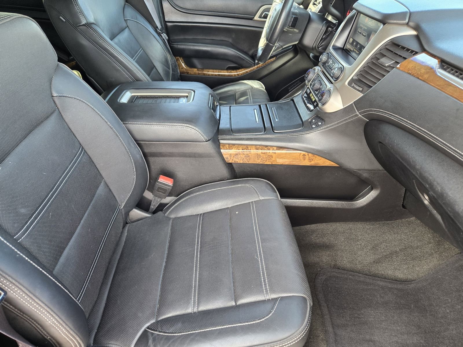 Used 2015 GMC Yukon Denali w/ Premium Package image 12