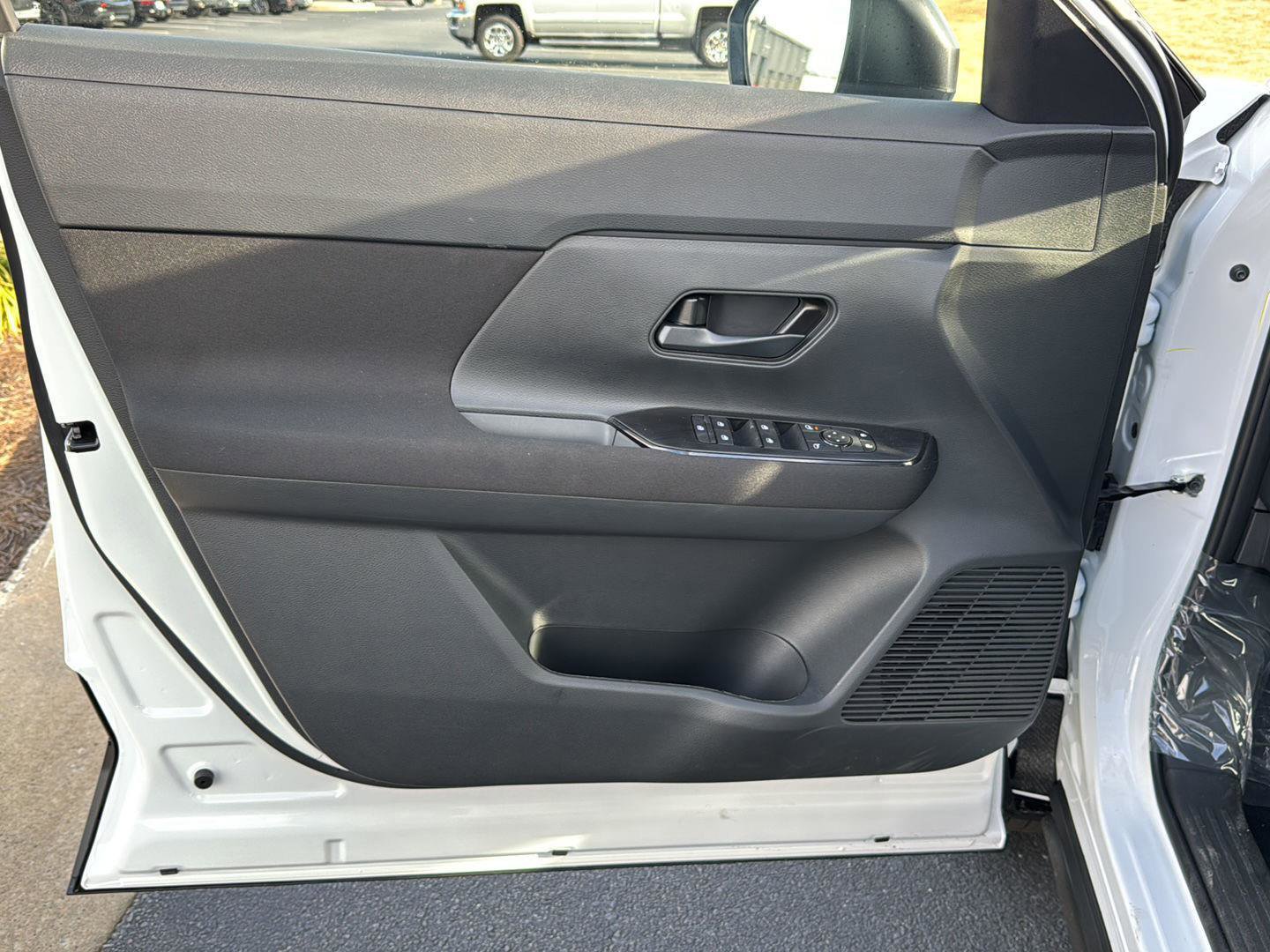 New 2026 Nissan Kicks S image 14