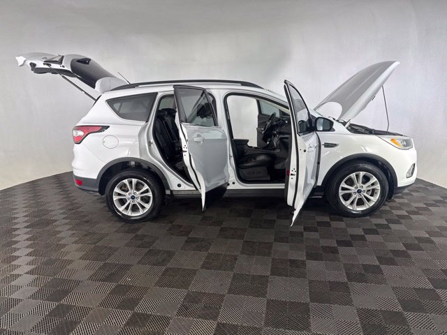 Used 2017 Ford Escape SE w/ SE Leather Comfort Package FWD image 13