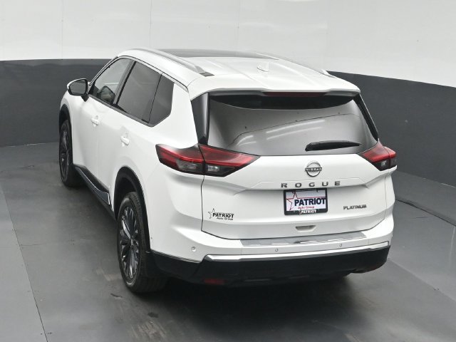 Used 2024 Nissan Rogue Platinum FWD image 40