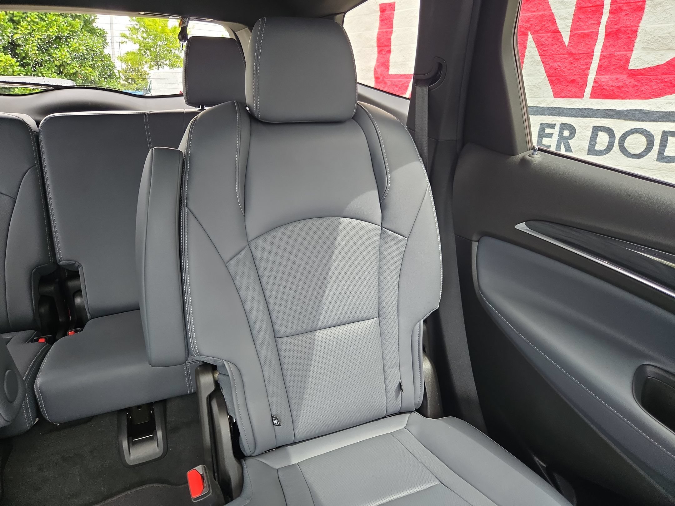 Used 2022 Buick Enclave Essence w/ Experience Buick Package FWD image 14