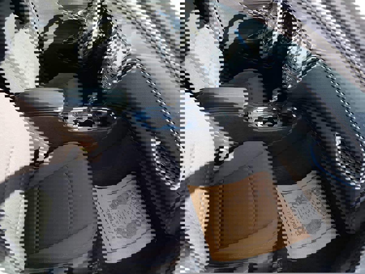 Used 2022 Chevrolet Malibu LT image 31