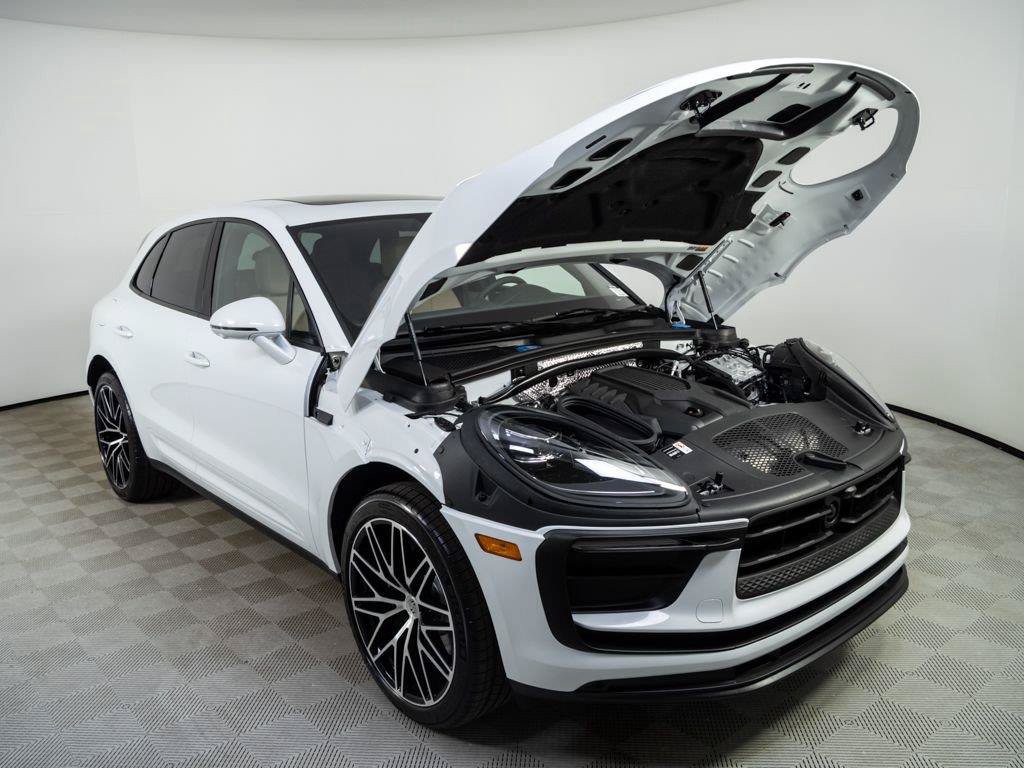 New 2026 Porsche Macan AWD/4WD image 34