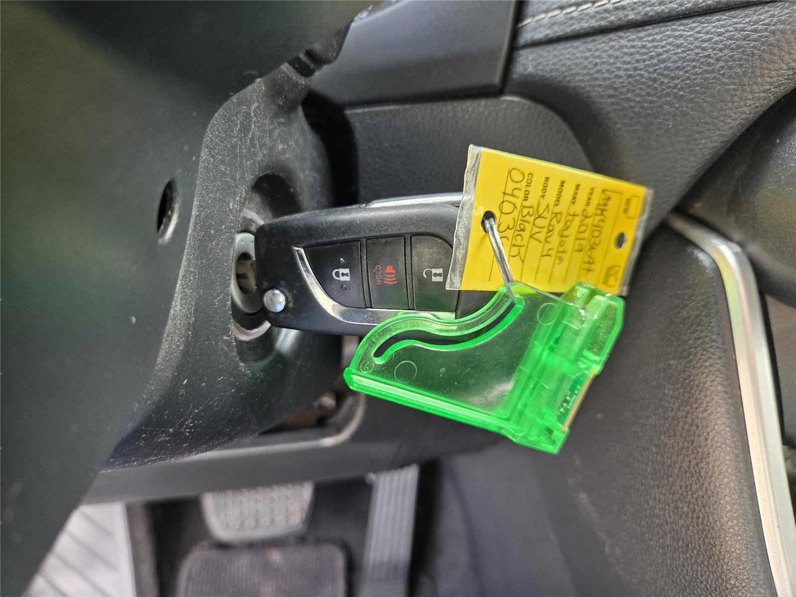 Used 2019 Toyota RAV4 LE image 18