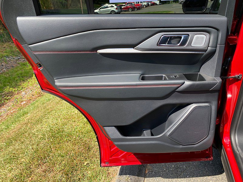 Certified 2025 Ford Explorer ST w/ Sun And Sound Package image 37