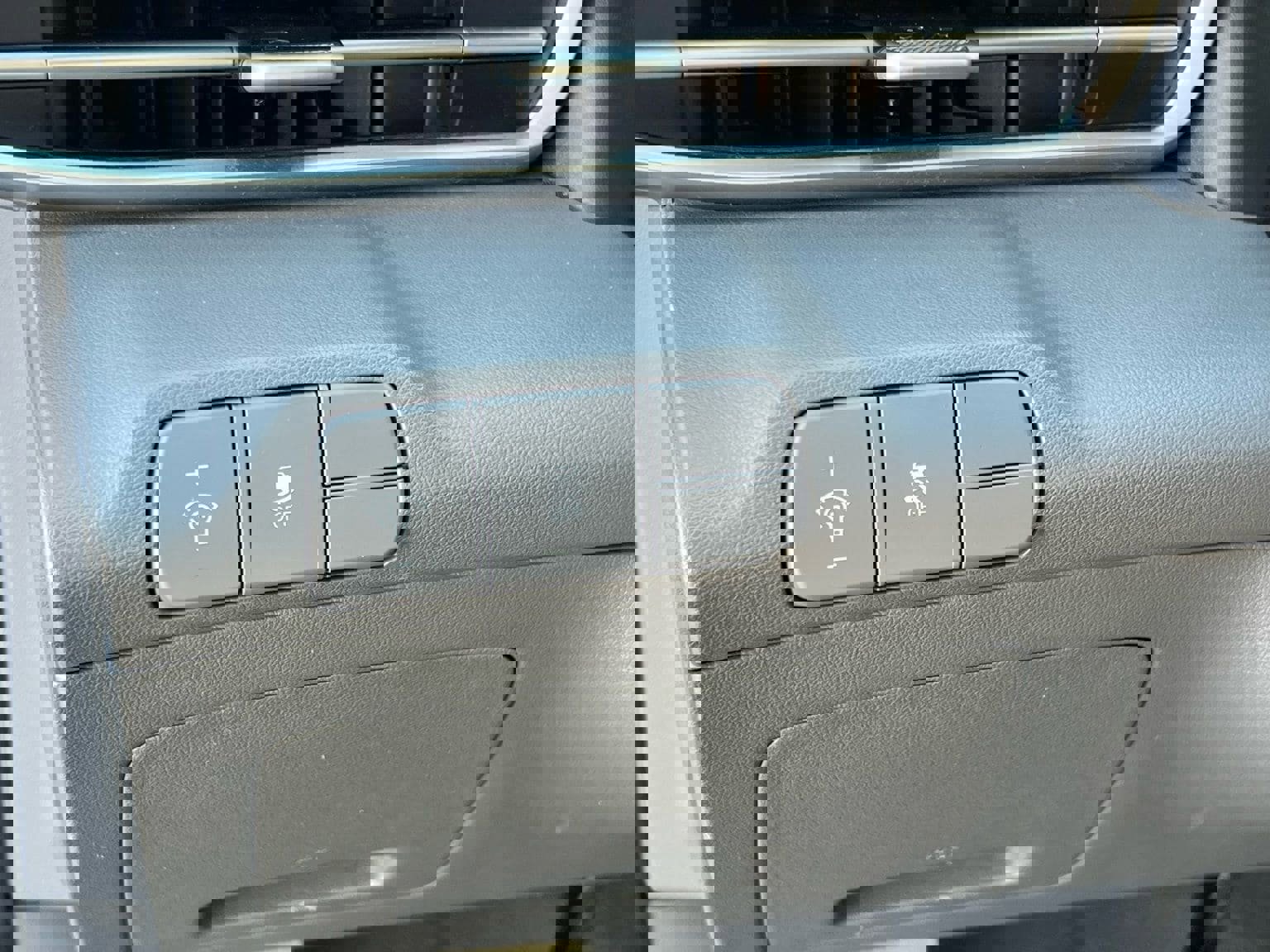 Certified 2025 Hyundai Elantra Sport image 26