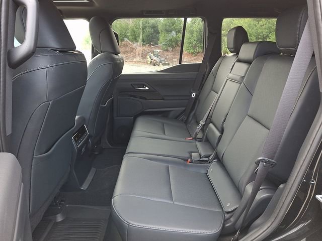 Used 2025 Lexus GX 550 w/ Accessory Package (2T) image 17