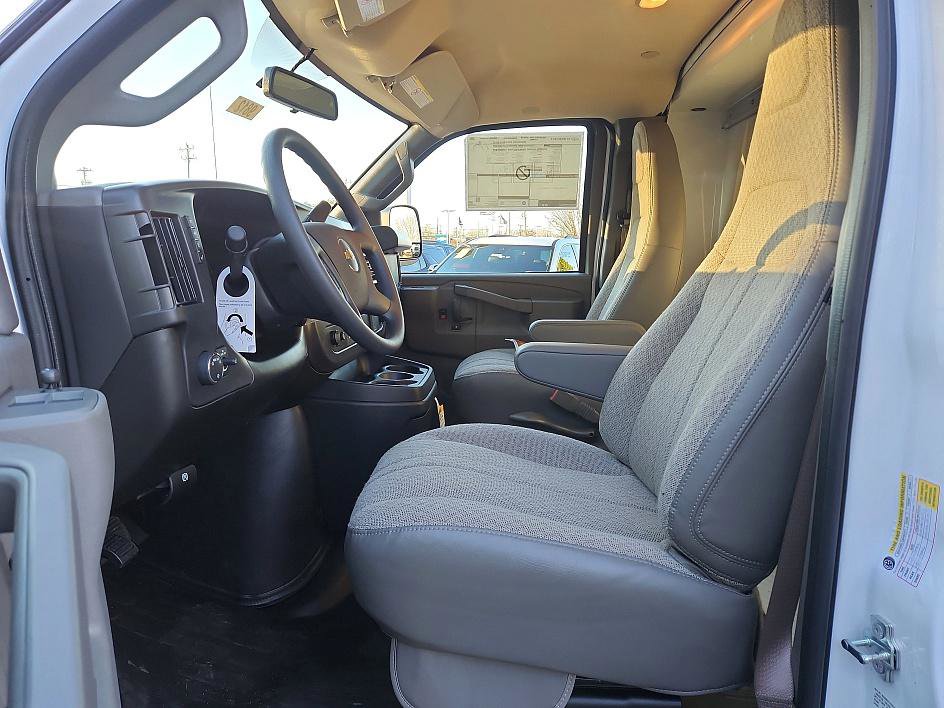 New 2026 Chevrolet Express 3500 w/ Power Convenience Package image 9