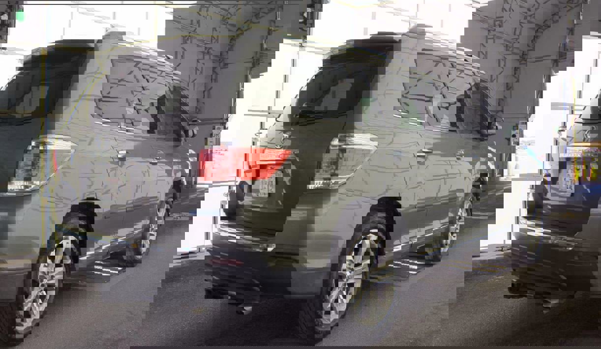 Used 2011 Toyota Highlander Limited w/ Tow Pkg image 3