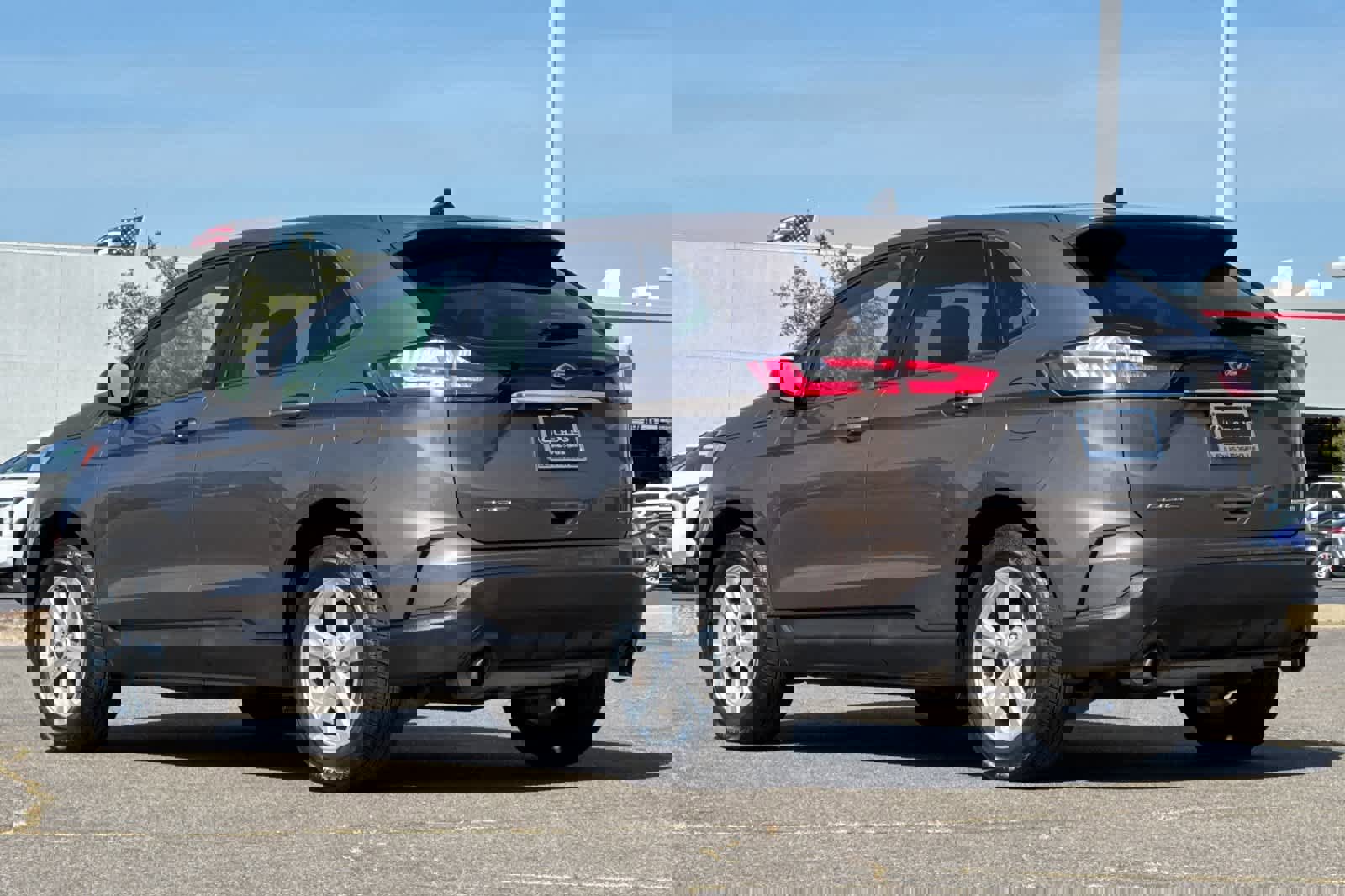 Used 2019 Ford Edge SE image 7